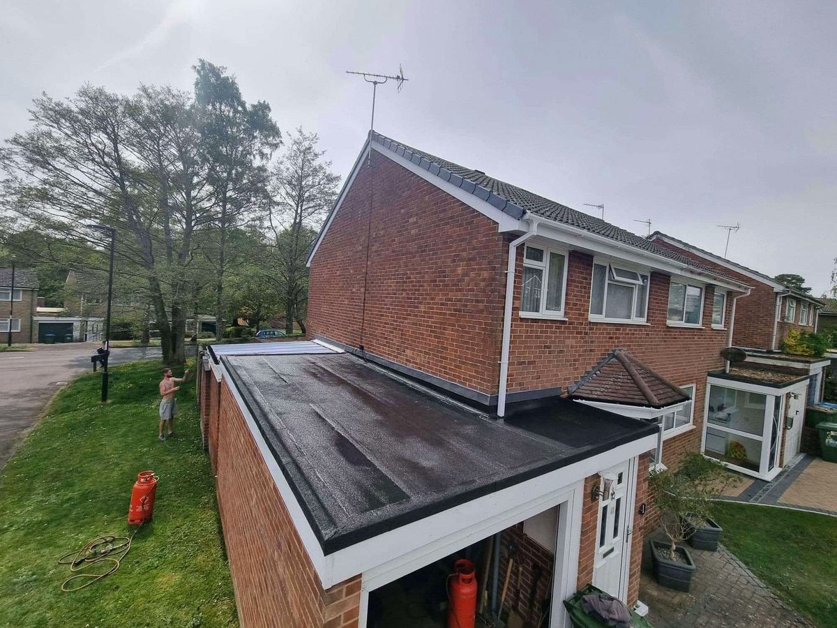 New white uPVC fascias, soffits and guttering installed by Shoreside Roofing